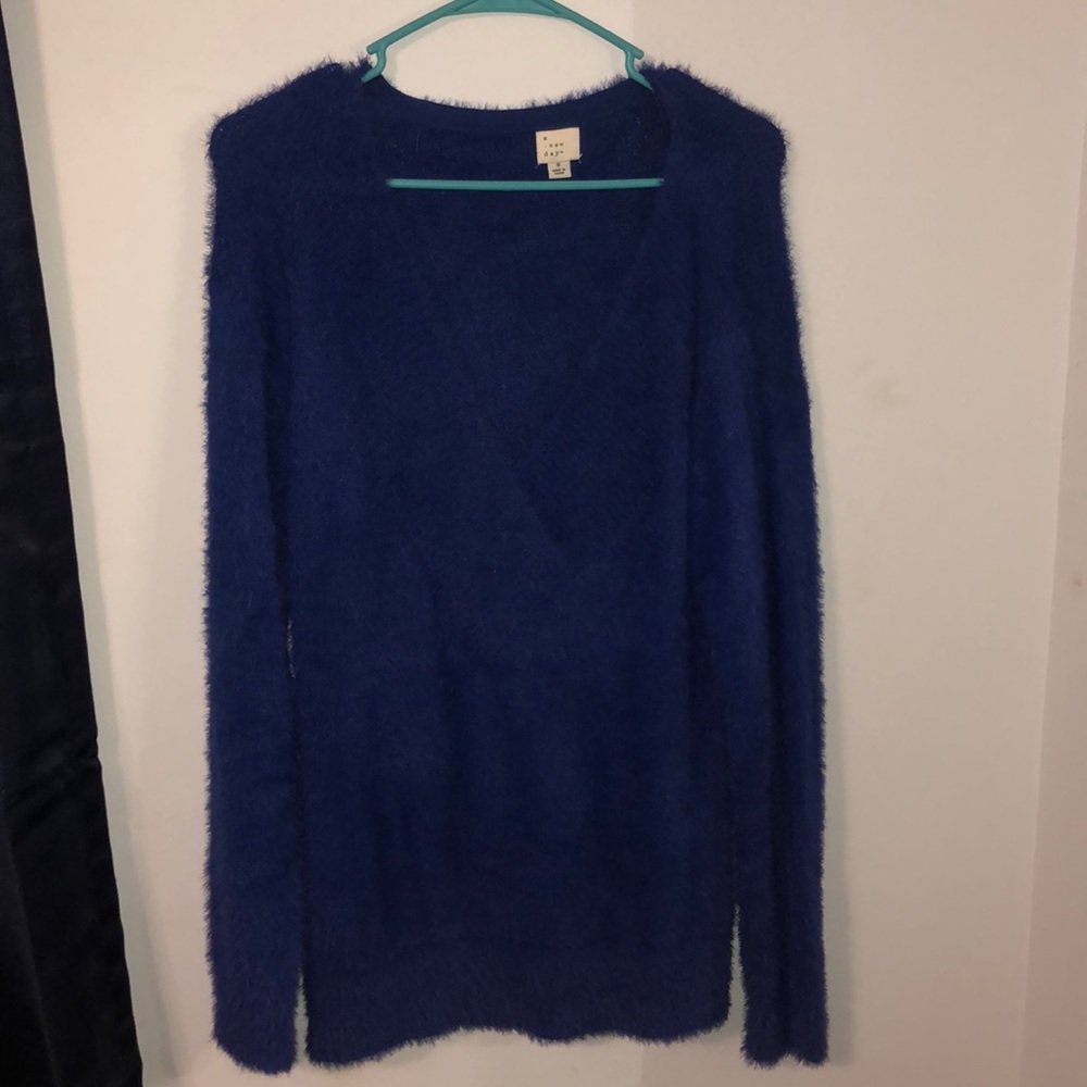 BLUE FUZZY “a new day” TARGET SWEATER (NEVER WORN)